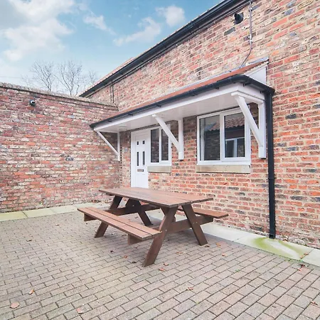 2 - Ukc3179 Semesterbostad